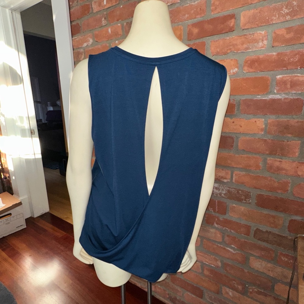 Athleta Essence Open Back Tank Top Constellation Blue Sleeveless Athleisure XL - Picture 3 of 6